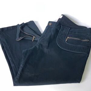 Xhilaration Black Capris with‎ Zipper Details